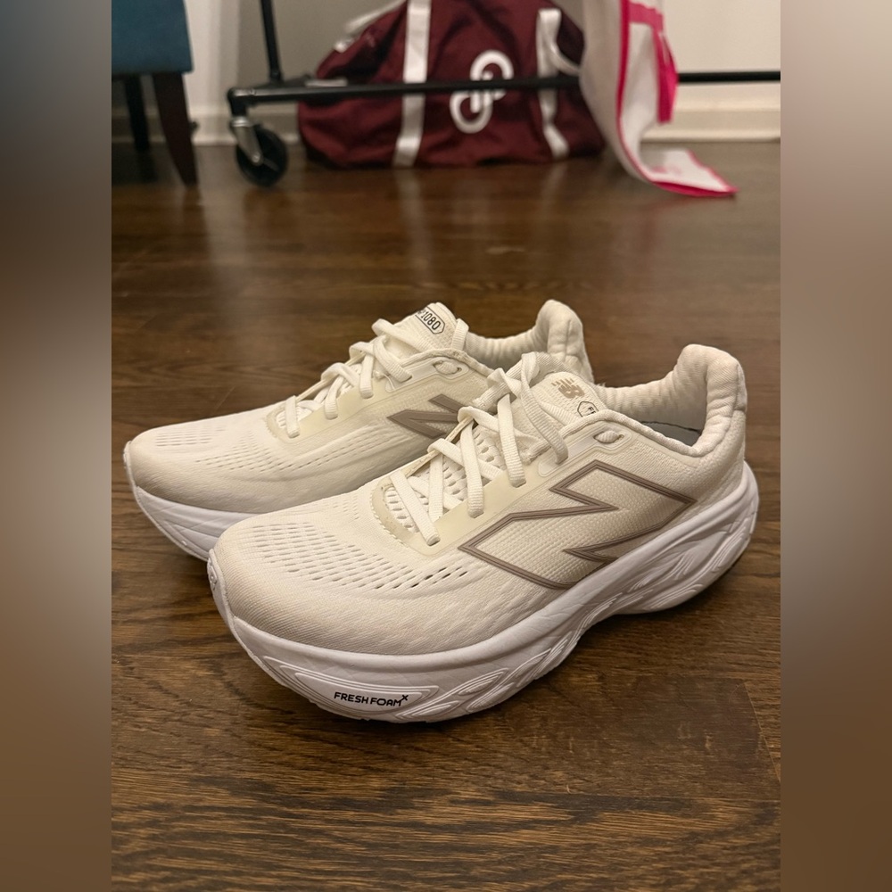 New Balance Women’s Fresh Foam X 1080v14 Running Shoes size 6.5 (White)